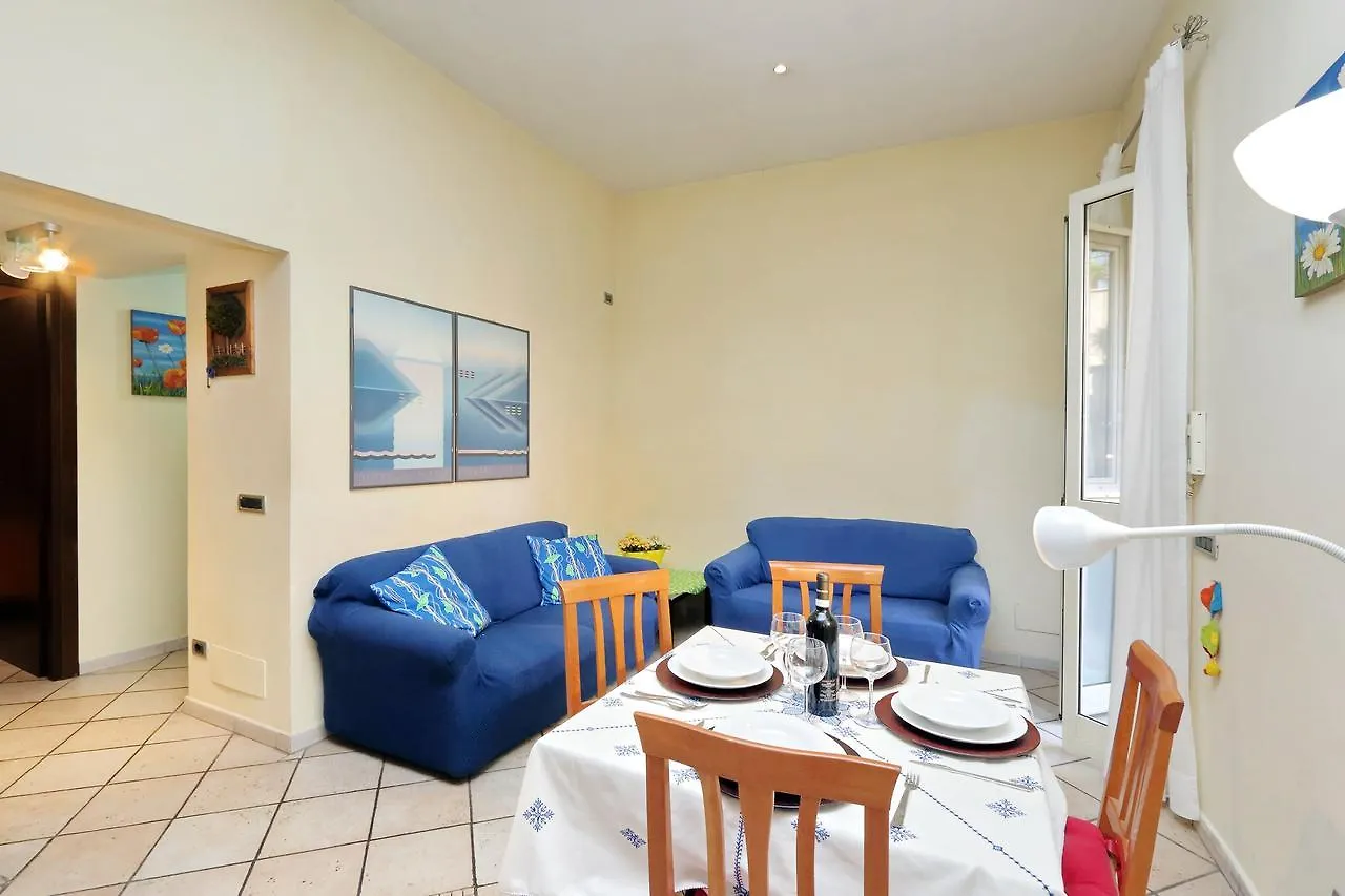Colosseo Apartment With Garden Roma 0*,  Italia